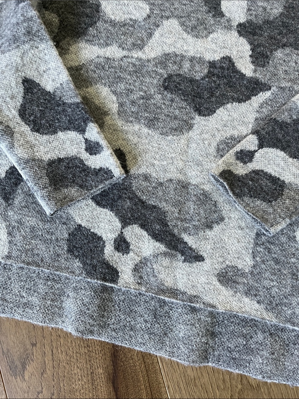 Athleta Undercover Gray Camo Crewneck Sweater - Size S - NWOT - Picture 4 of 7